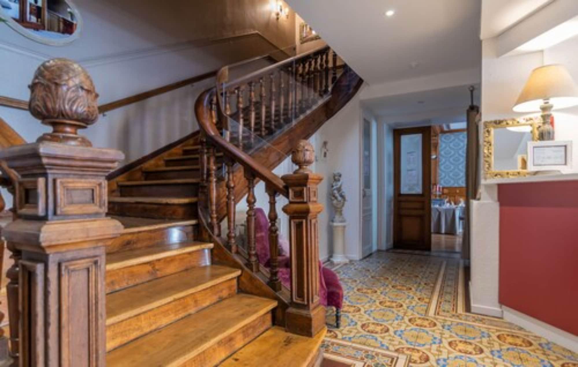 The Originals Boutique, Hotel De La Balance, Montbéliard Eksteriør bilde