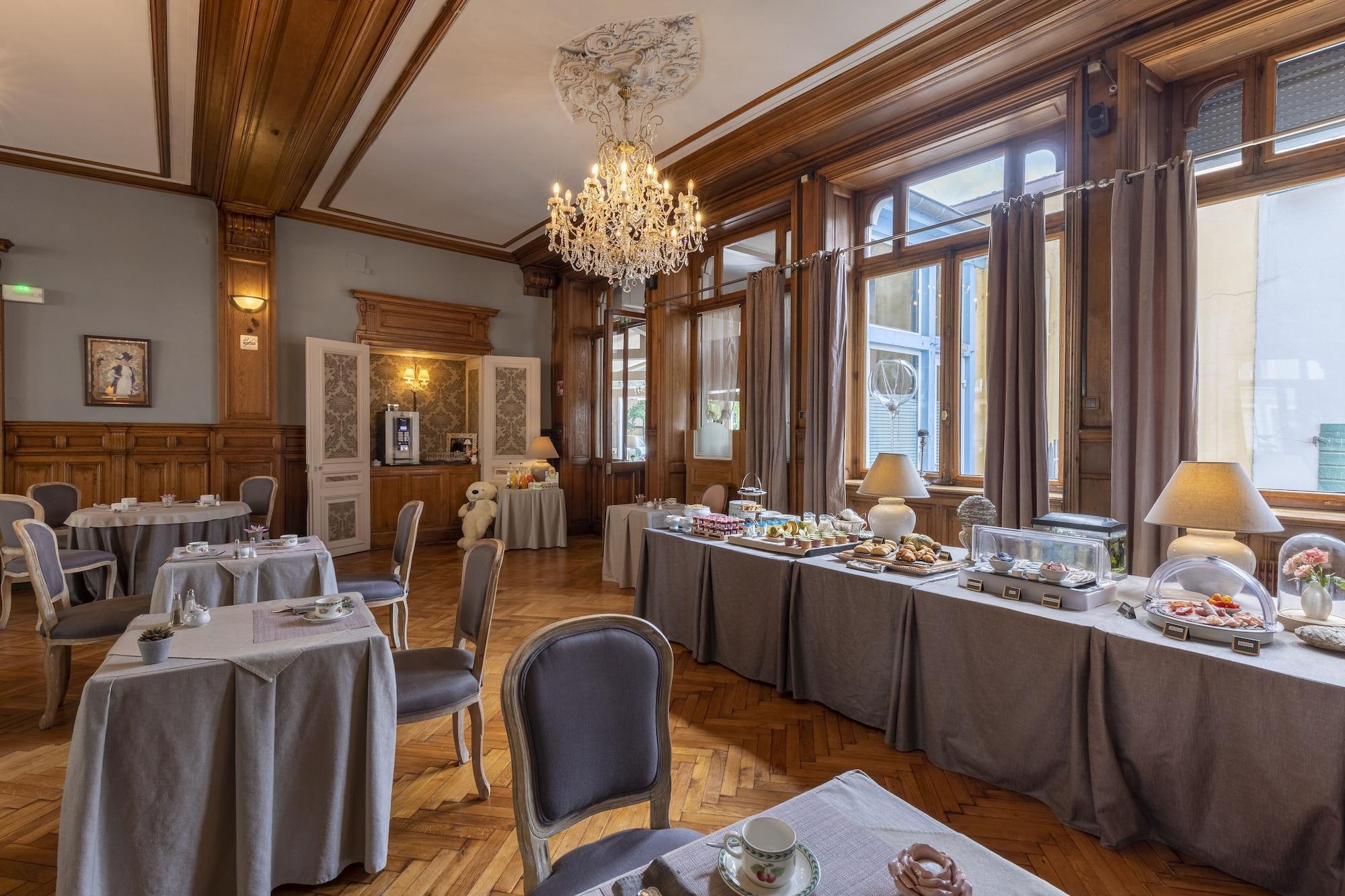 The Originals Boutique, Hotel De La Balance, Montbéliard Eksteriør bilde