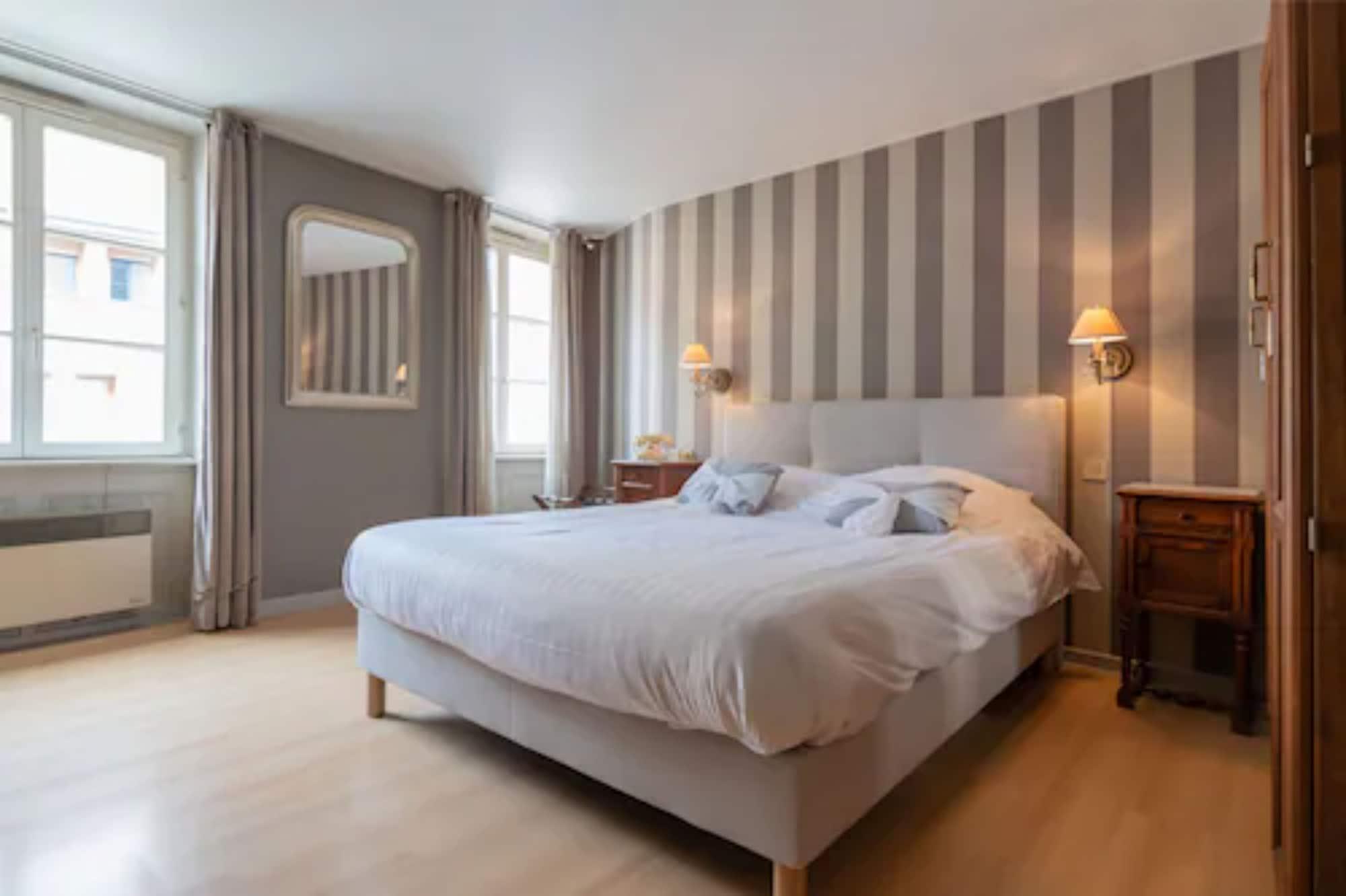 The Originals Boutique, Hotel De La Balance, Montbéliard Eksteriør bilde