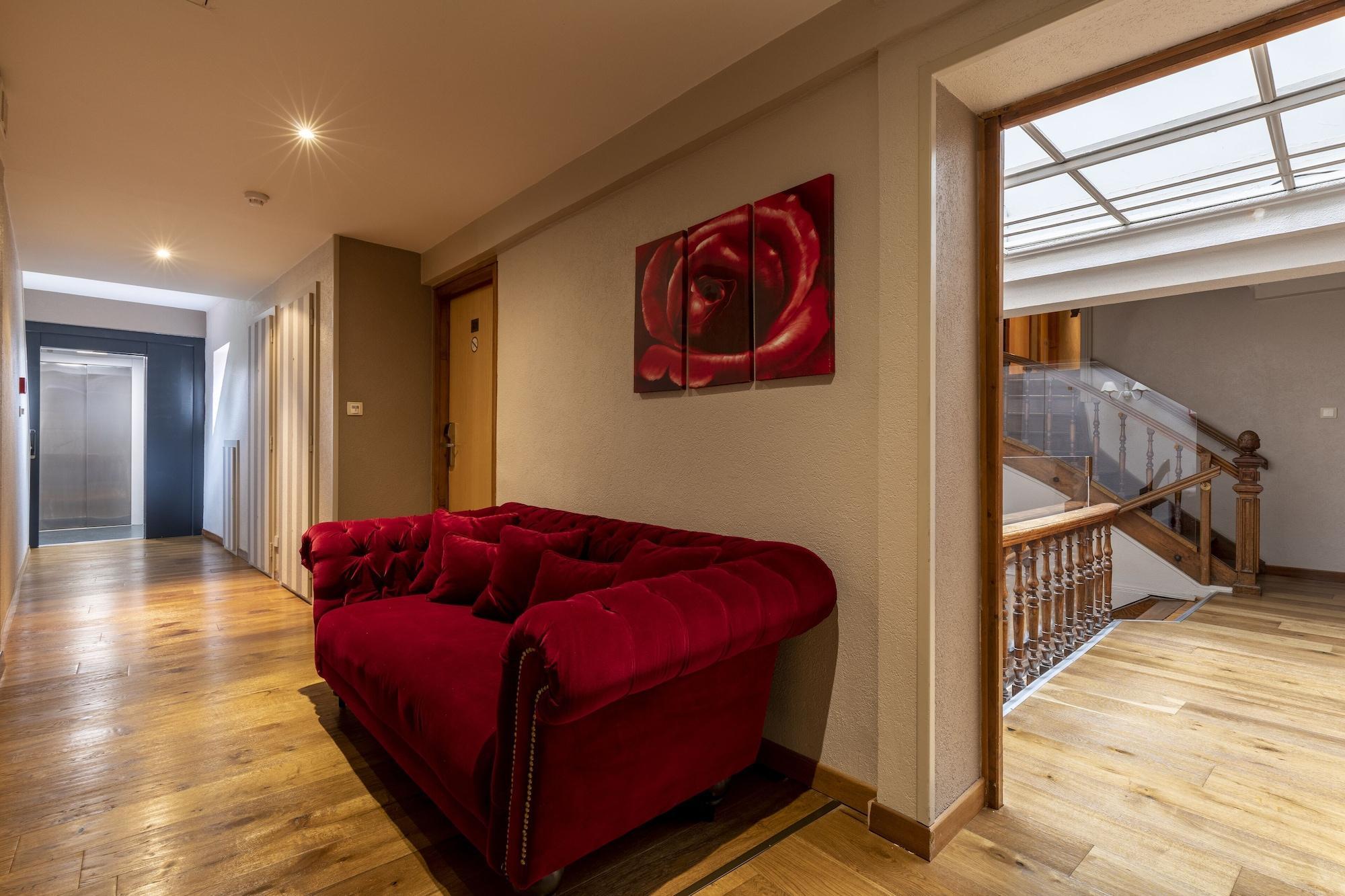 The Originals Boutique, Hotel De La Balance, Montbéliard Eksteriør bilde