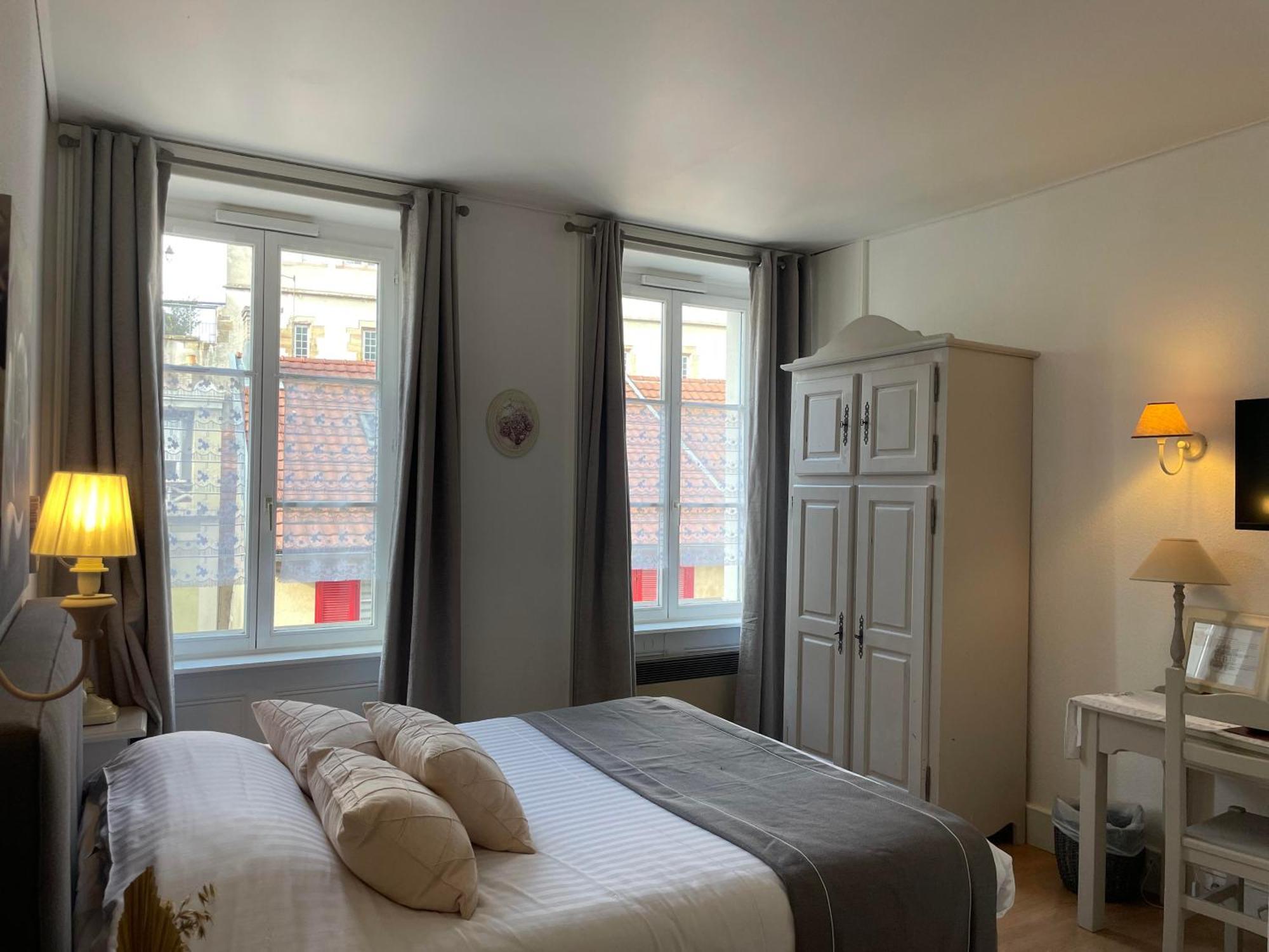 The Originals Boutique, Hotel De La Balance, Montbéliard Eksteriør bilde