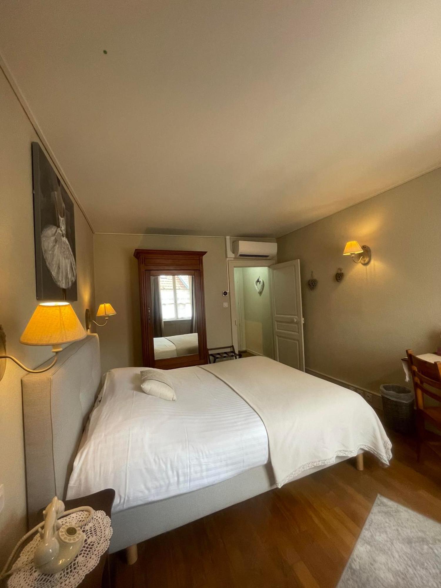 The Originals Boutique, Hotel De La Balance, Montbéliard Eksteriør bilde